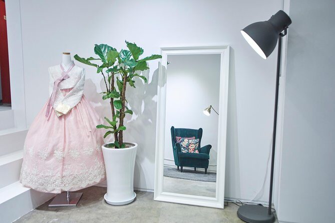 Hello Hanbok - The Experience and Service Quality