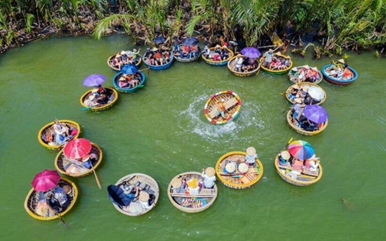 Hoi an : Coconut Boat & Hoi an Acient Town (Optional) - The Experience in Detail