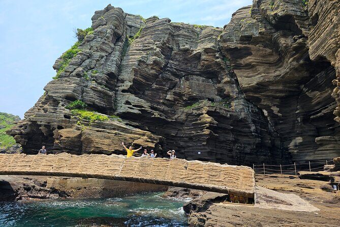 Jeju Private Tour Package-South of Jeju(Mt.Hallasan & Waterfalls) - Who Should Consider This Tour?