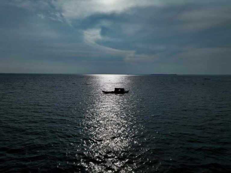 Kumarakom: Sunset Cruise with Village Life and Local Food - Cultural Encounters at the Village