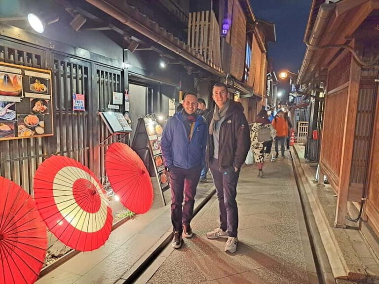 Kyoto: Izakaya Nightlife Tour with Local Guide - The Value of a Guided Night Tour