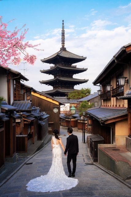 Kyoto: Private romantic photoshoot for couples - What to Expect During Your Photoshoot