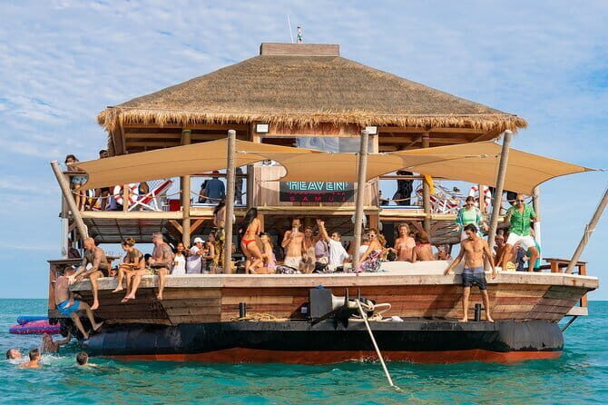 Luxury Floating Bar and Snorkeling at Koh Madsum - The Highlight: Koh Madsum and the Resident Pigs