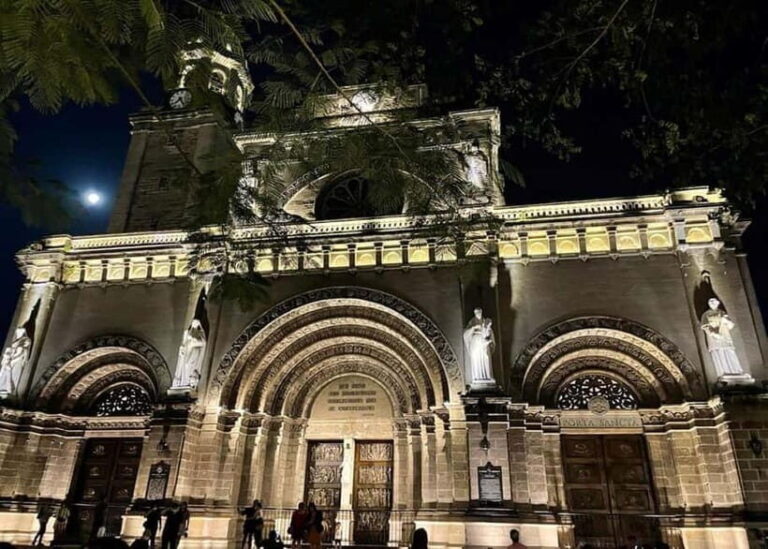 Manila: Enchanting Night Tour of Manila's Historic Landmarks - The Vibrant Nightlife and Market Scene