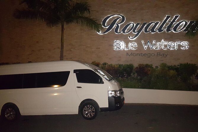 Montego Bay Airport Taxi to Royalton Blue Waters and White Sands - What the Experience Looks Like