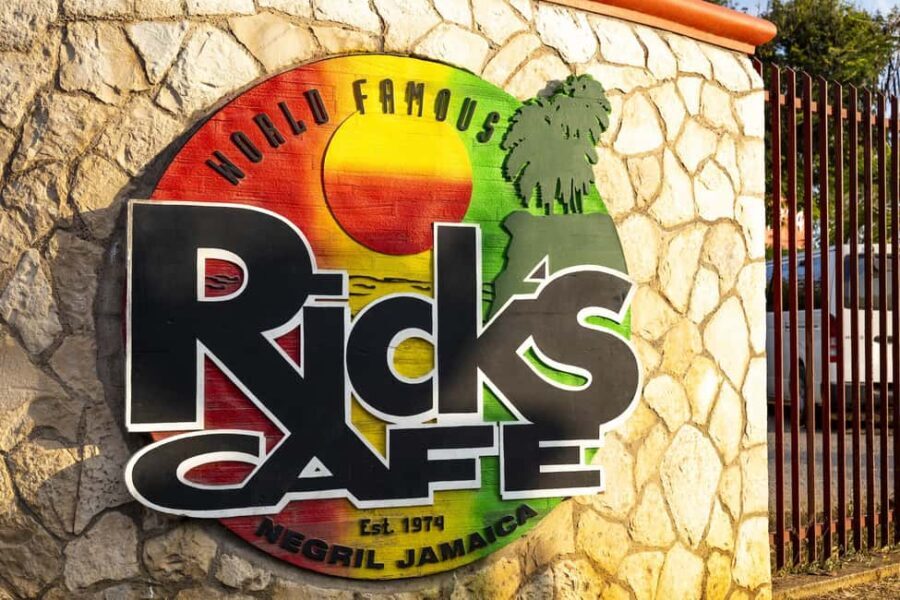 Montego Bay: Seven Miles Beach and Rick's Café Sunset View - Who Should Consider This Tour?