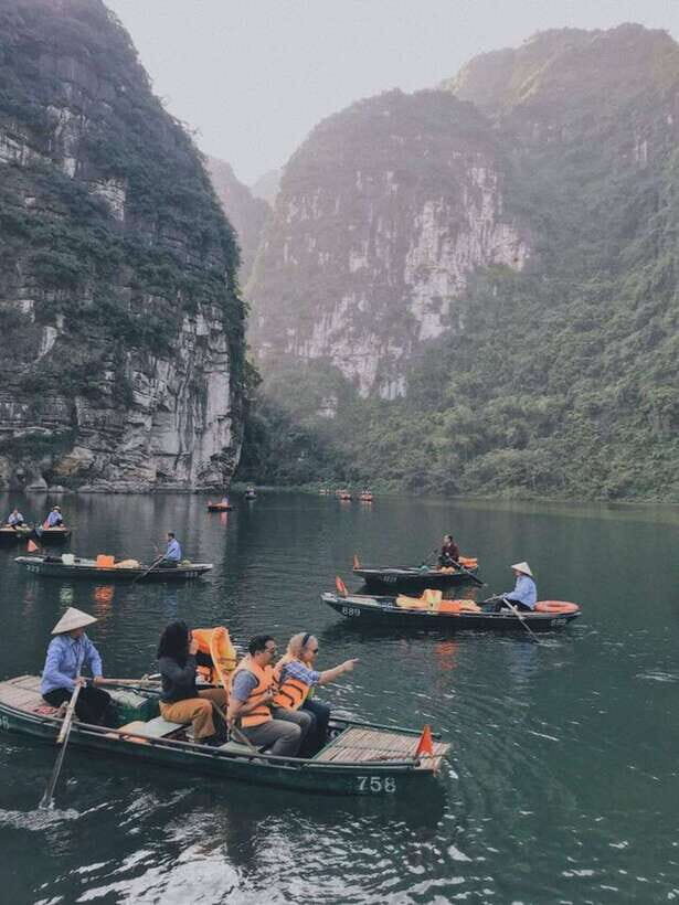 Ninh Binh : Bai Dinh Pagoda, Trang An, and Mua Cave Tour - Why This Tour Works Well