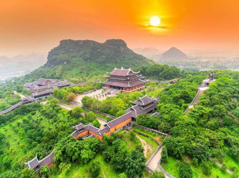 Ninh Binh Day Tour: Bai Dinh, Trang An, Mua Cave from Hanoi - Visiting Bai Dinh Pagoda