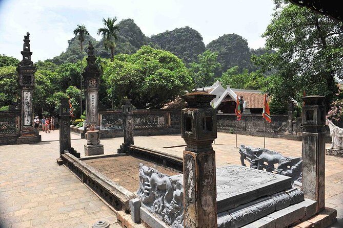 Ninh Binh - Hoa Lu - Mua Cave - Tam Coc 1 Day Tour - Who Should Book This Tour?