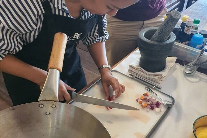 Phuketian Cooking Class With Market Tour - Analyzing the Value