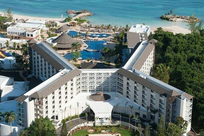 Private Airport Transfers to Royalton Blue Waters and White Sand - Why Choose This Transfer?