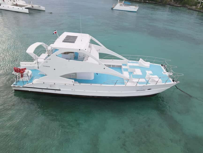 Punta Cana: Exclusive Private Catamaran Tour to Saona Island VIP Service - The Natural Pool Experience
