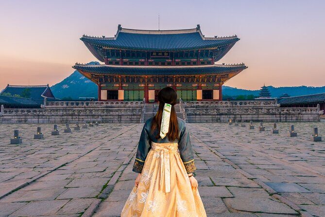 Seoul Private Tour: Palace, Bukchon, Insadong & Han River Cruise - How the Tour Feels in Practice