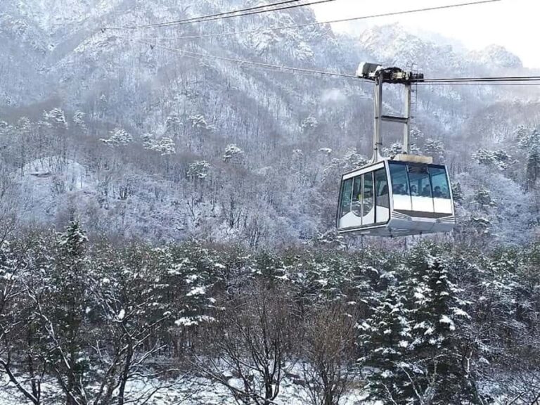 Seoul: Seorak Mountain+Nami Island+Eobi Ice Valley Tour - Transportation and Practicalities