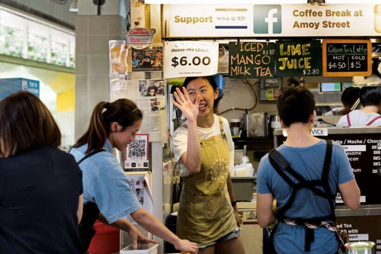 Singapore: Lau Pa Sat Night Street Food with Marina Bay Walk - What Past Participants Say