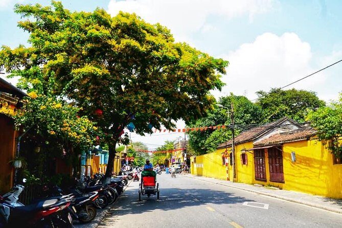 Transfer Hoi An to Da Nang airport - The Driver Experience: Reliability vs. Risks