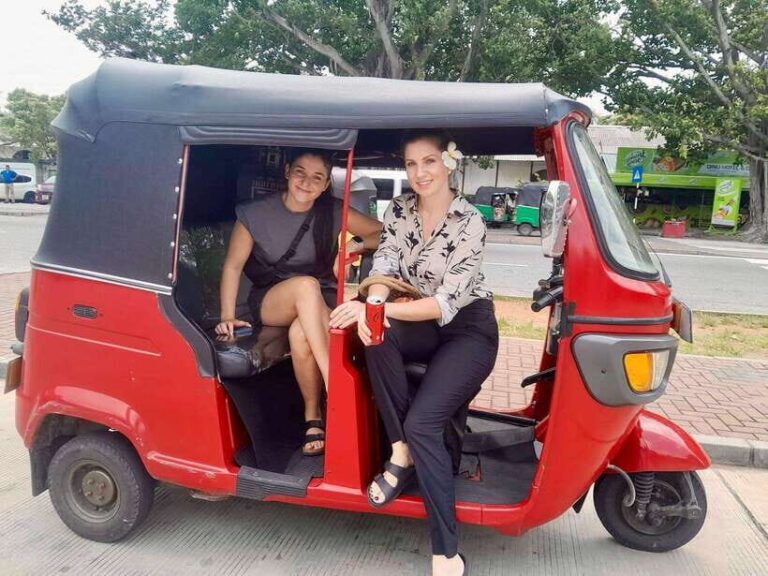 Trincomalee: Tuk-Tuk city tour with a guide - Discovering Trincomalee’s Historic Heart