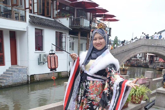 Zhujiajiao Ancient Town & Night Luxury Cruise in Shanghai - What Travelers Say